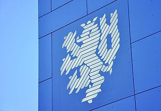 Logo Bergische Universität Wuppertal auf Gebäude